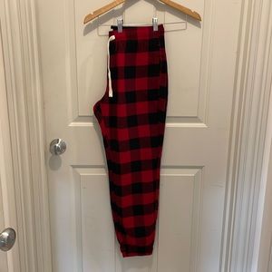 Mens Large Abercrombie soft flannel sleep joggers black and red